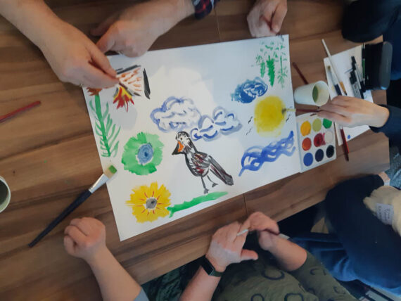 [Alt-teksi: vesivärimaalaus linnusta.]