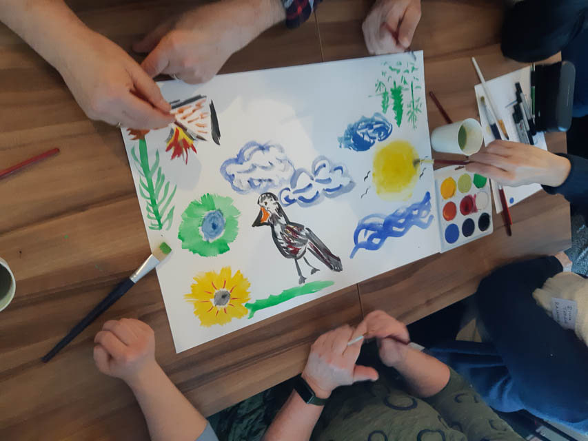 [Alt-teksi: vesivärimaalaus linnusta.]