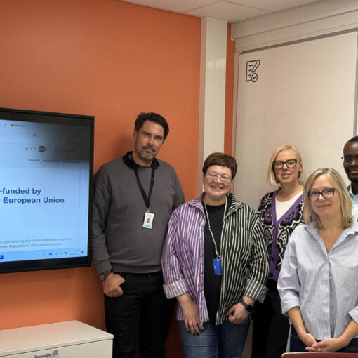 [Alt-teksi: hanketiimin yhteiskuva.]